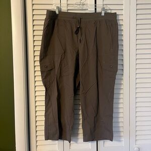 NWT L.L. Bean Vista Camp Pant Cropped Toasted Almond Size XL